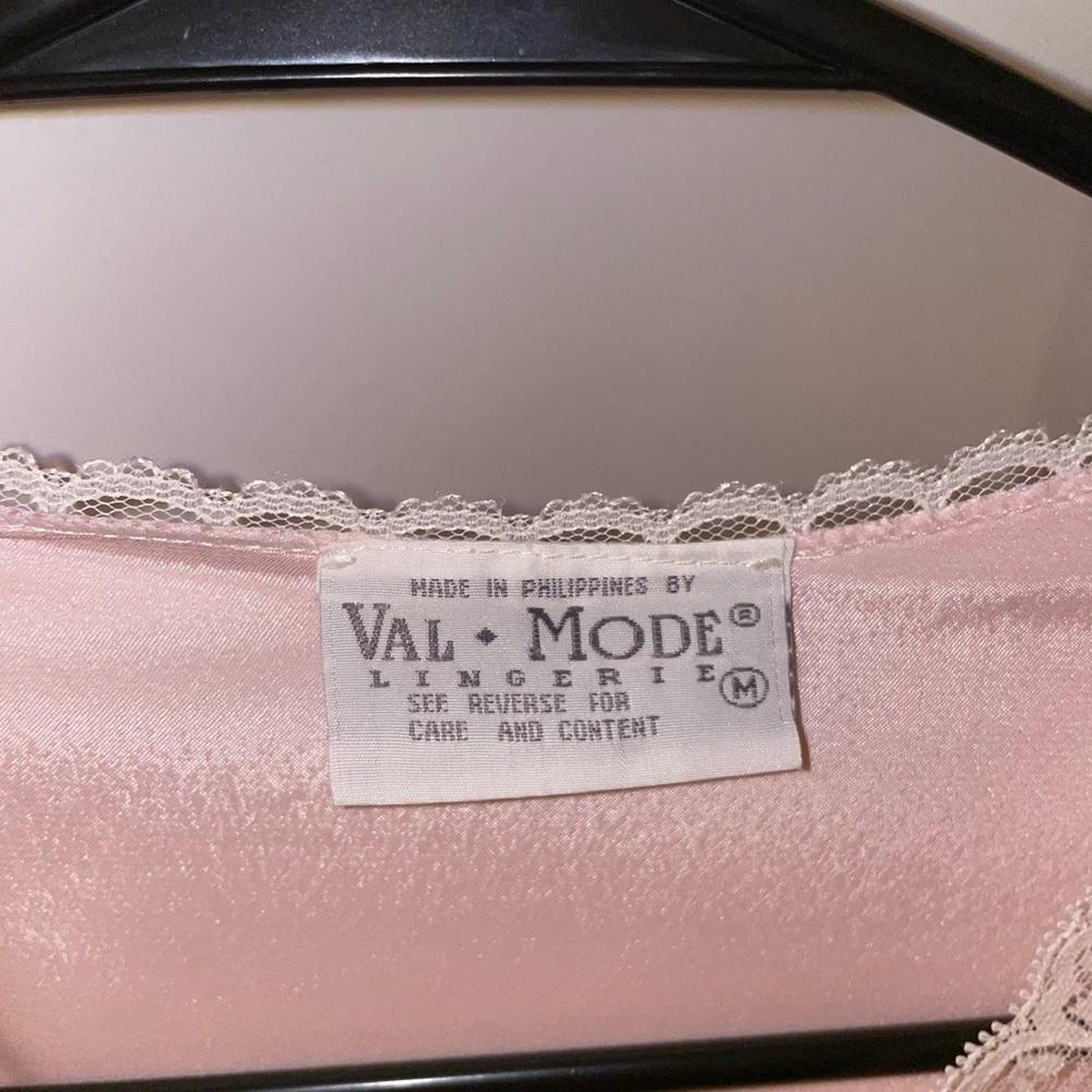 Pink Lingerie Robe - Picture 3 of 6